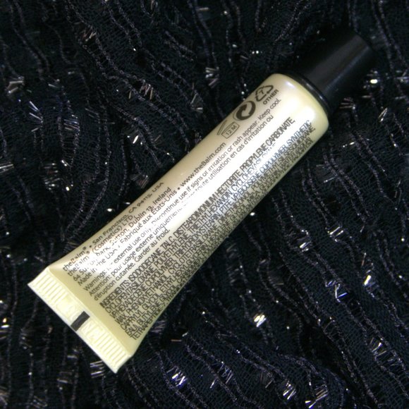 the Balm PUT A LIT ON IT Eyelid Primer Net wt 0.4 fl oz / 11.8 ml - Picture 2 of 6